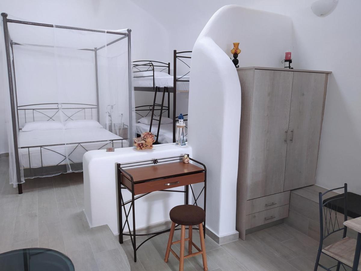 Mentoras' Complex Apartment Emporio  Luaran gambar