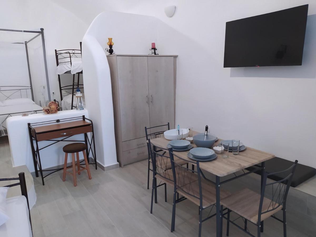 Mentoras' Complex Apartment Emporio  Luaran gambar