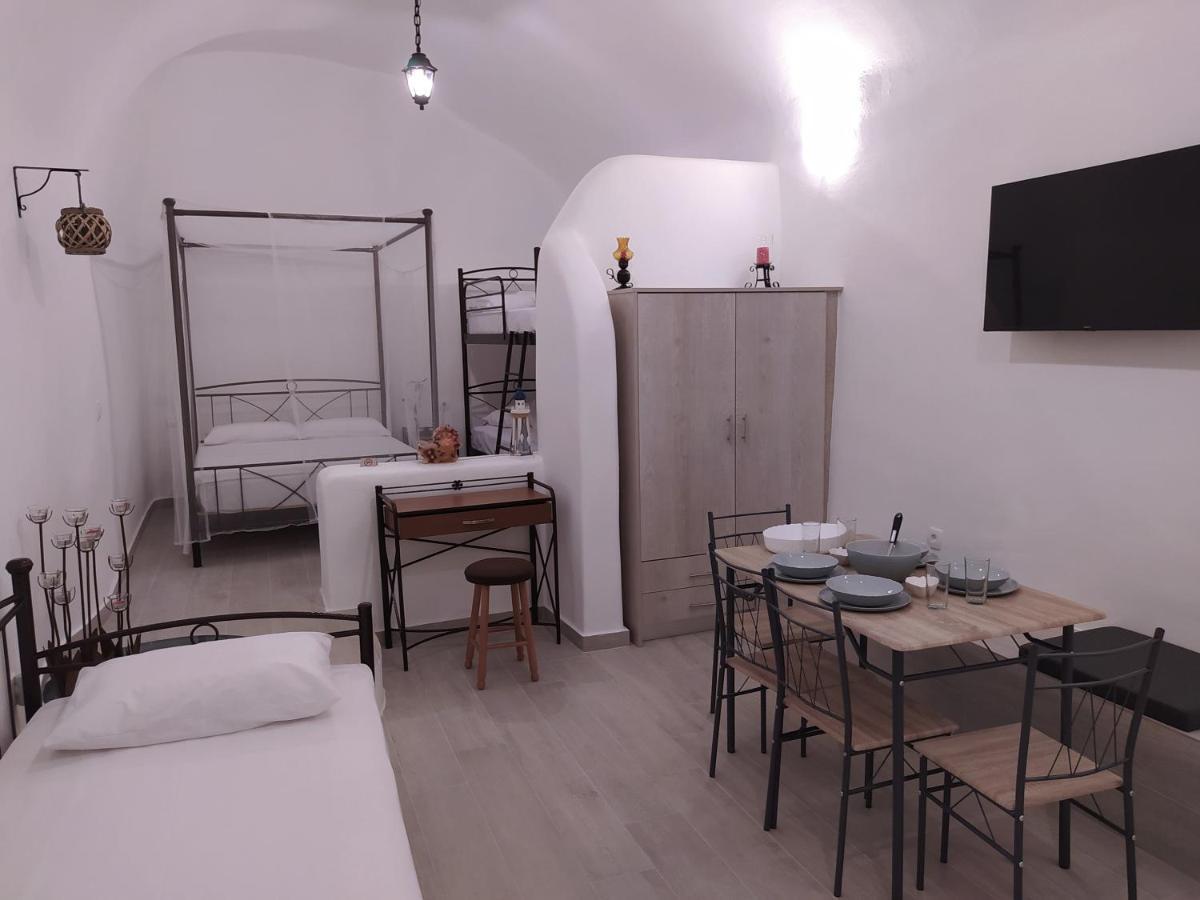 Mentoras' Complex Apartment Emporio  Luaran gambar