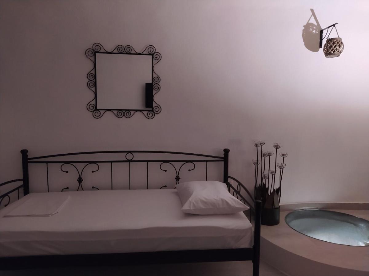Mentoras' Complex Apartment Emporio  Luaran gambar