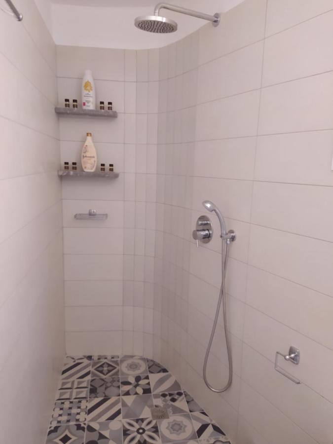 Mentoras' Complex Apartment Emporio  Luaran gambar
