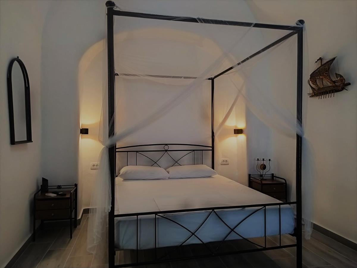 Mentoras' Complex Apartment Emporio  Luaran gambar