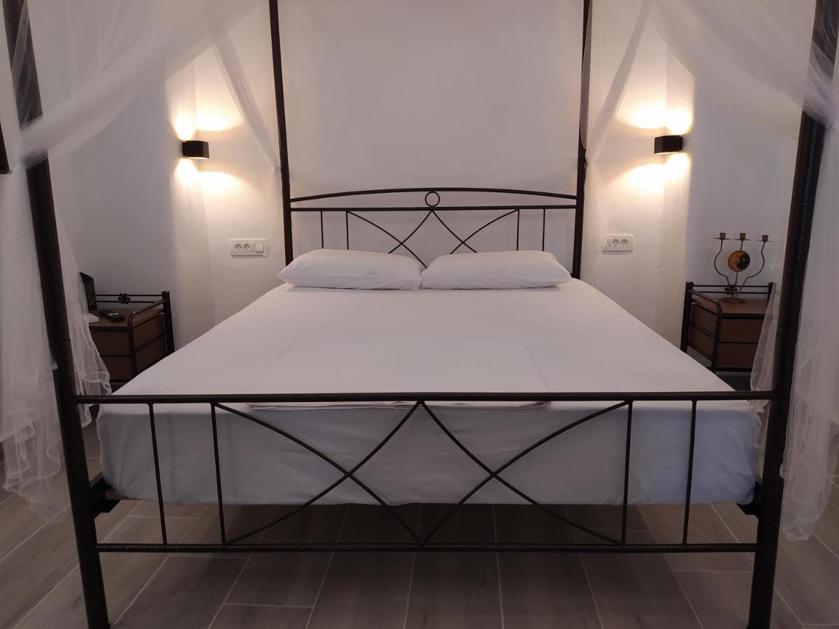 Mentoras' Complex Apartment Emporio  Luaran gambar