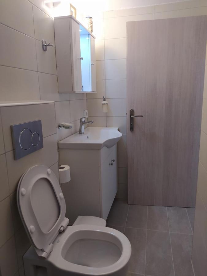 Mentoras' Complex Apartment Emporio  Luaran gambar